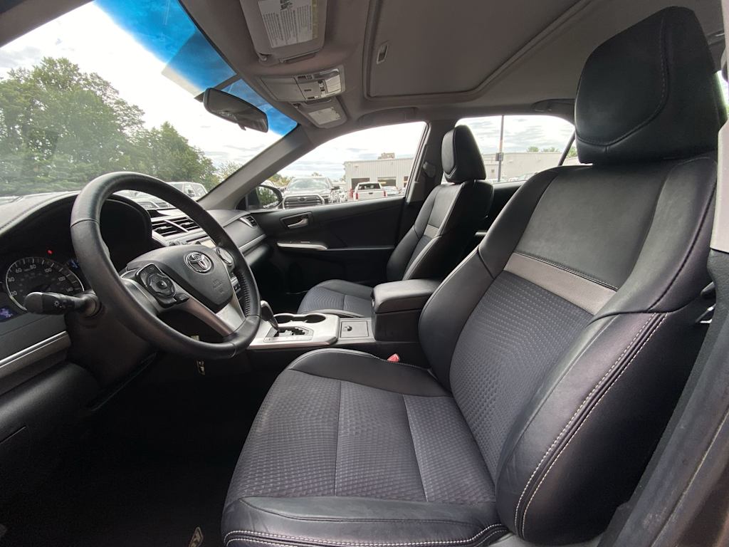 Thumbnail: 2014 Toyota Camry - 10