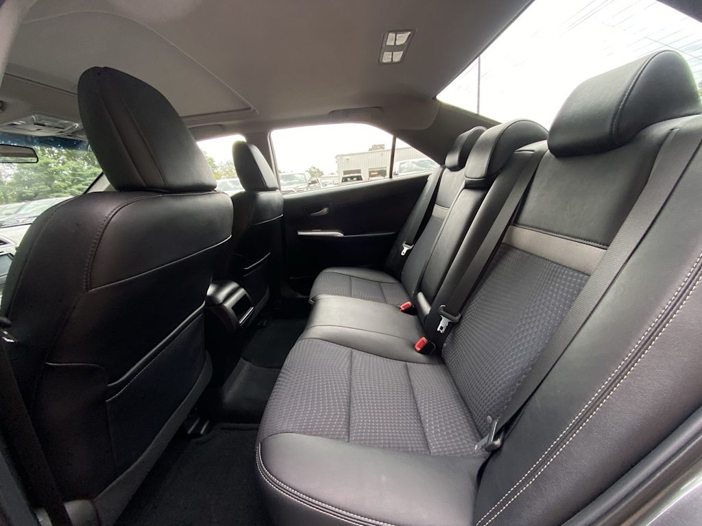Thumbnail: 2014 Toyota Camry - 12