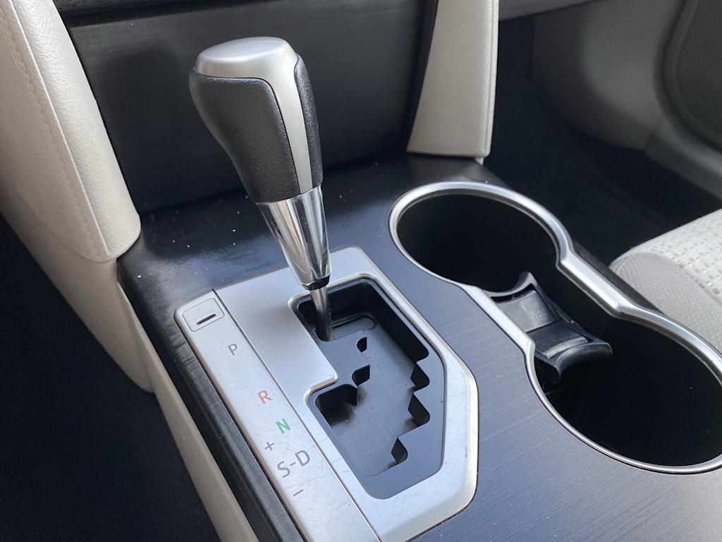 Thumbnail: 2012 Toyota Camry - 15