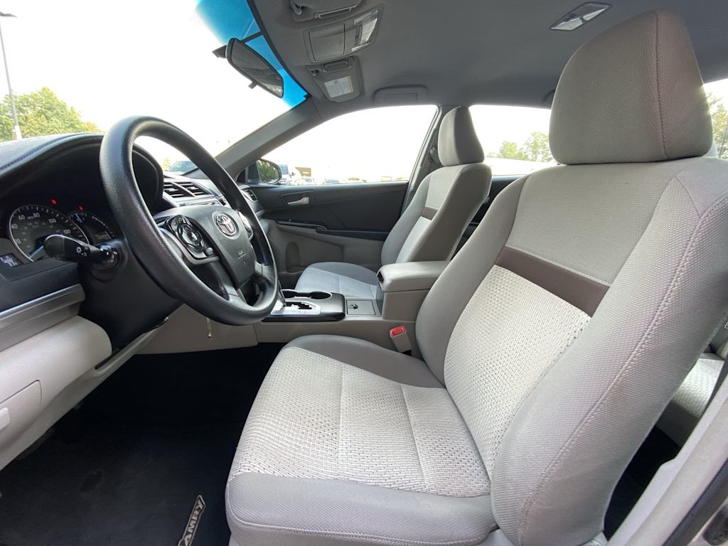 Thumbnail: 2012 Toyota Camry - 10