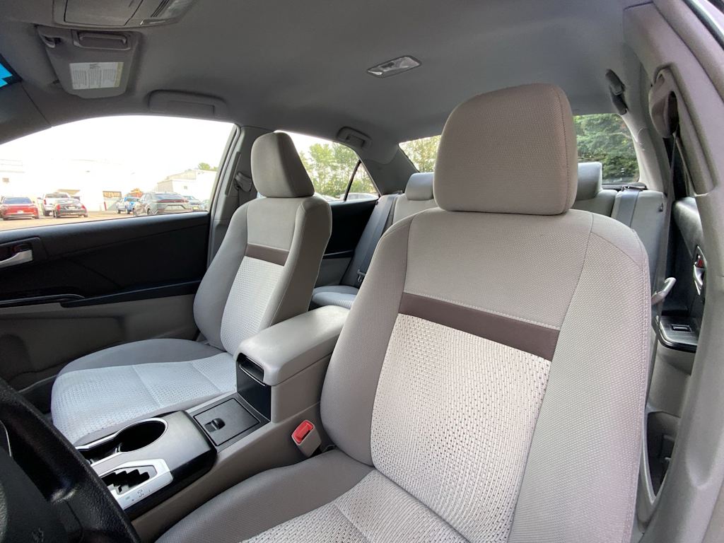 Thumbnail: 2012 Toyota Camry - 11