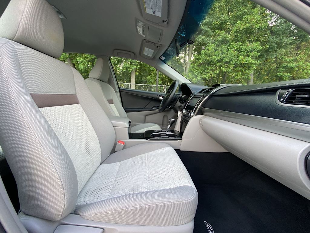 Thumbnail: 2012 Toyota Camry - 31