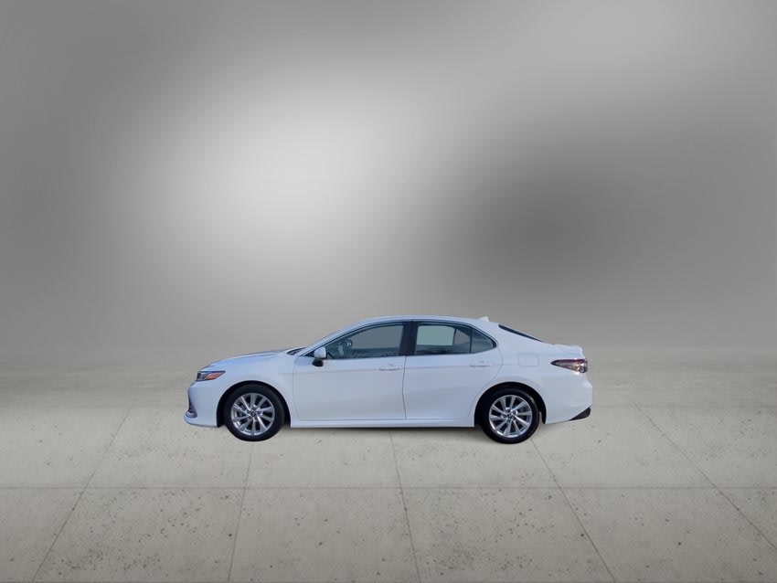 2023 Toyota Camry LE 18