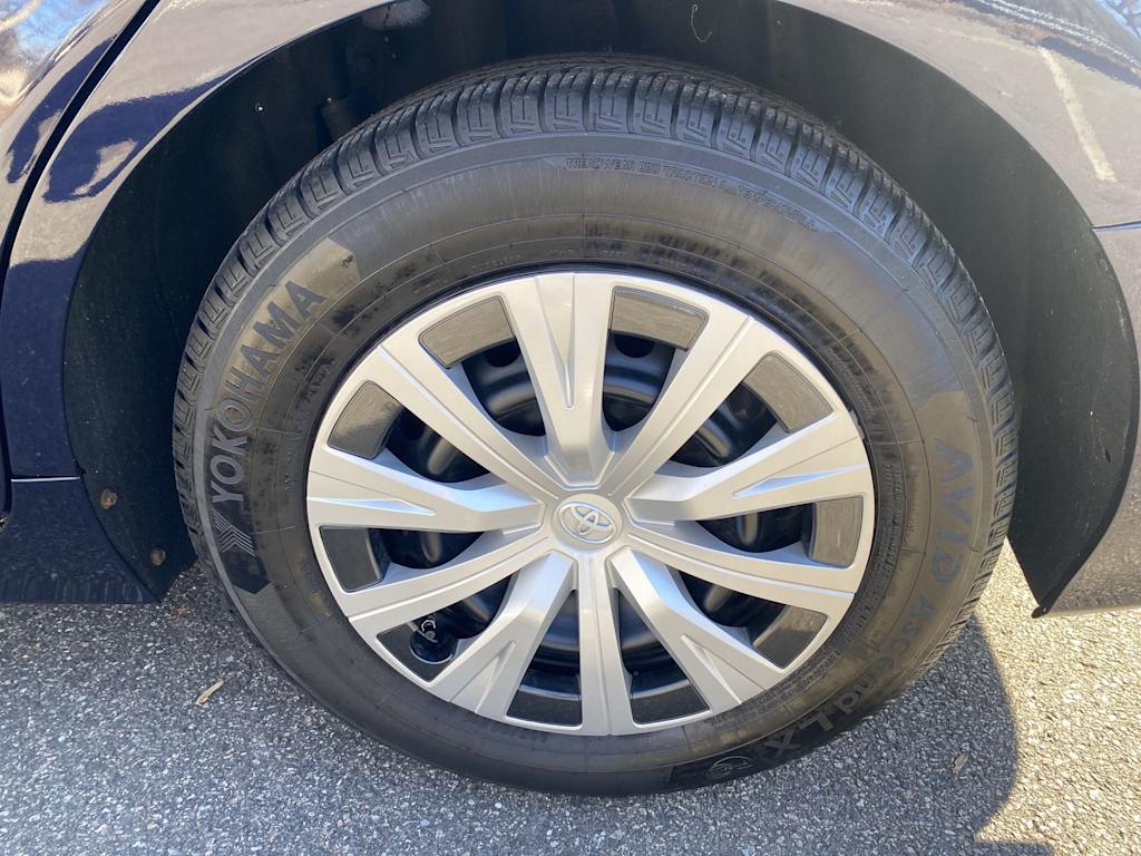 Thumbnail: 2021 Toyota Camry - 25