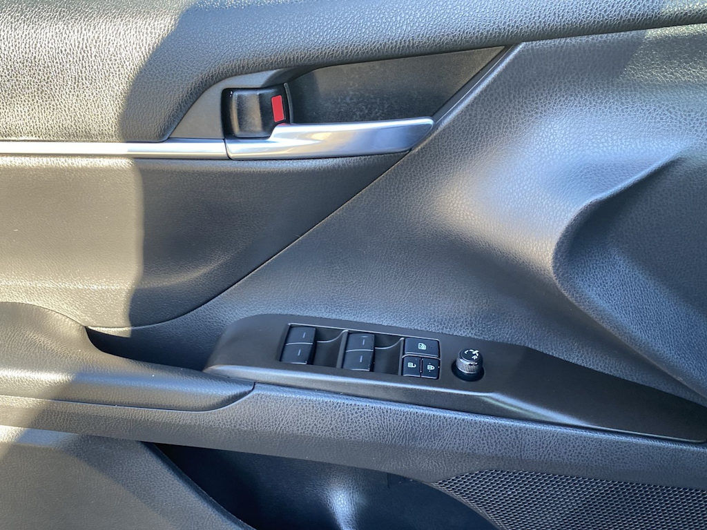 Thumbnail: 2021 Toyota Camry - 28