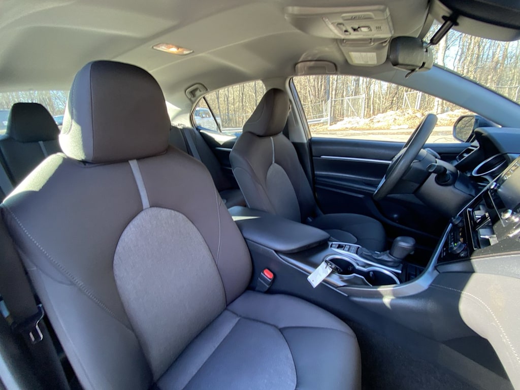 Thumbnail: 2021 Toyota Camry - 31