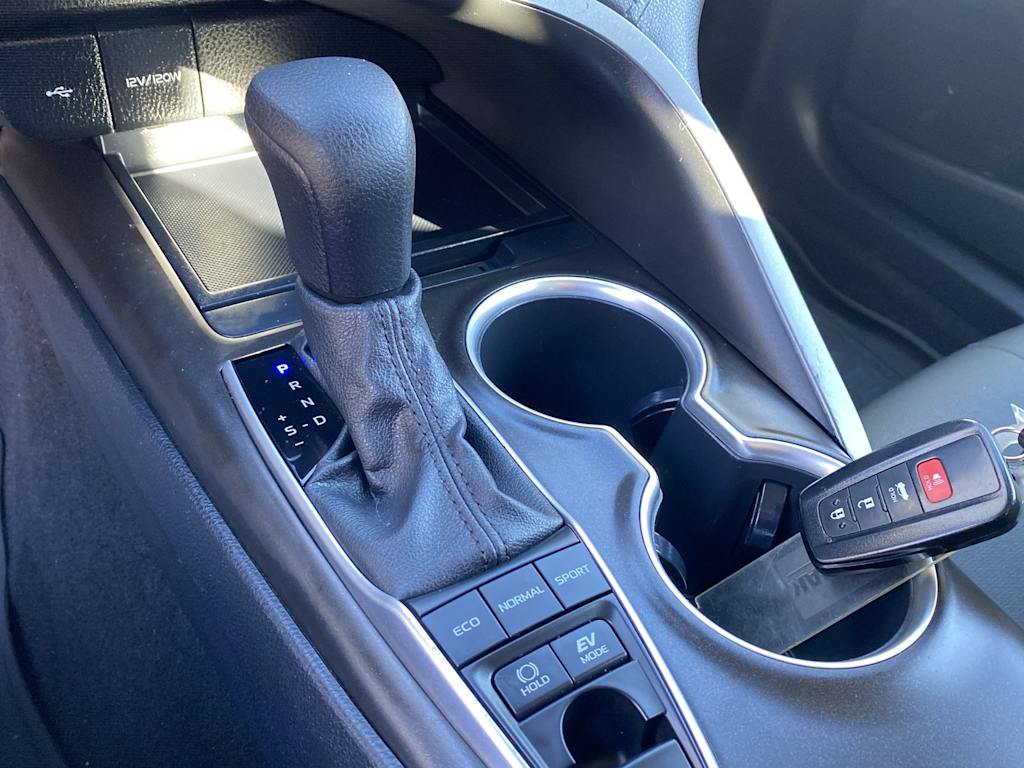 Thumbnail: 2021 Toyota Camry - 14