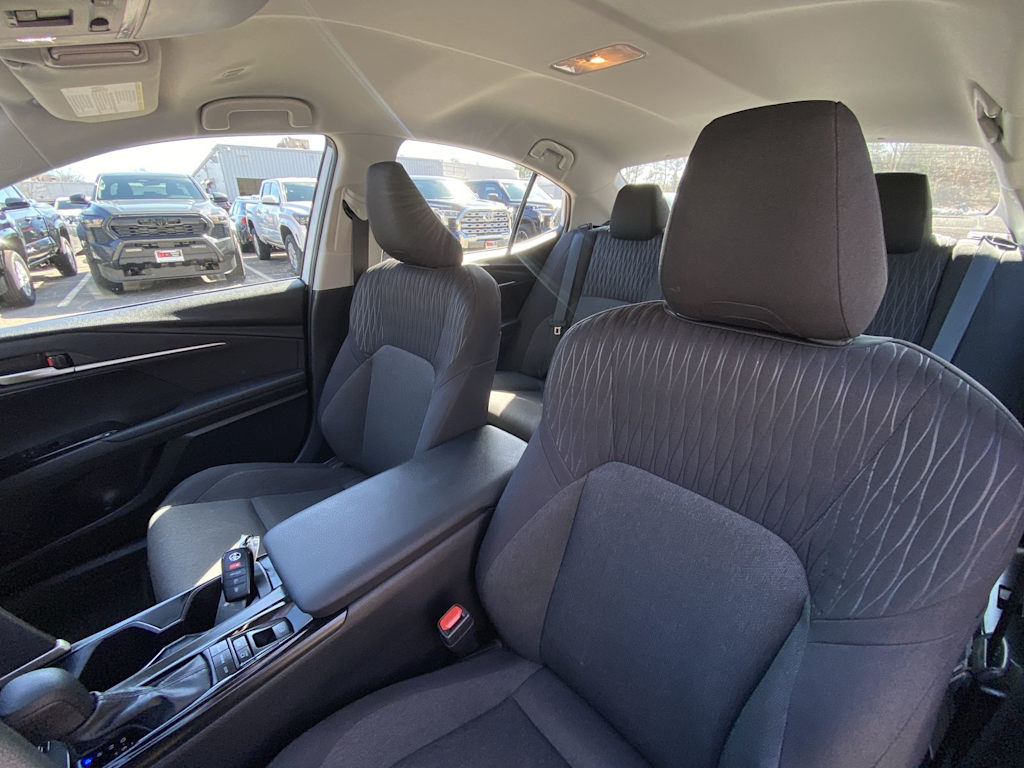 Thumbnail: 2025 Toyota Camry - 11