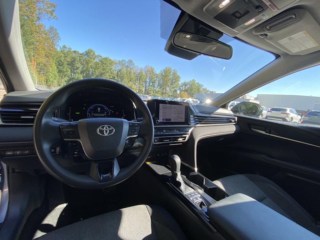 Thumbnail: 2025 Toyota Camry - 9