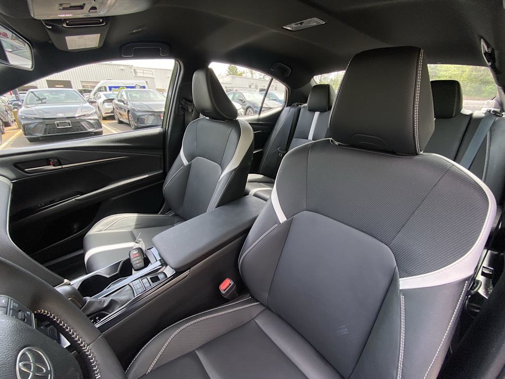 Thumbnail: 2025 Toyota Camry - 9