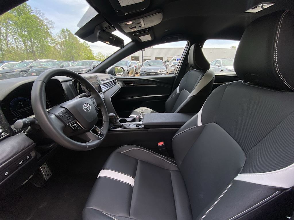 Thumbnail: 2025 Toyota Camry - 8