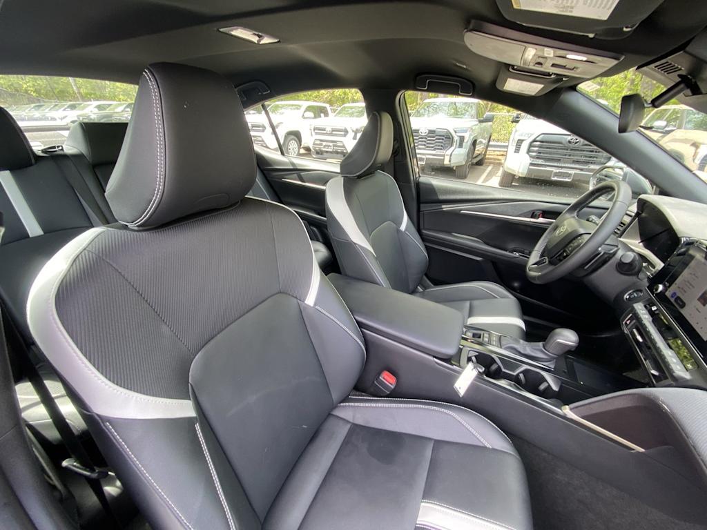 Thumbnail: 2025 Toyota Camry - 25