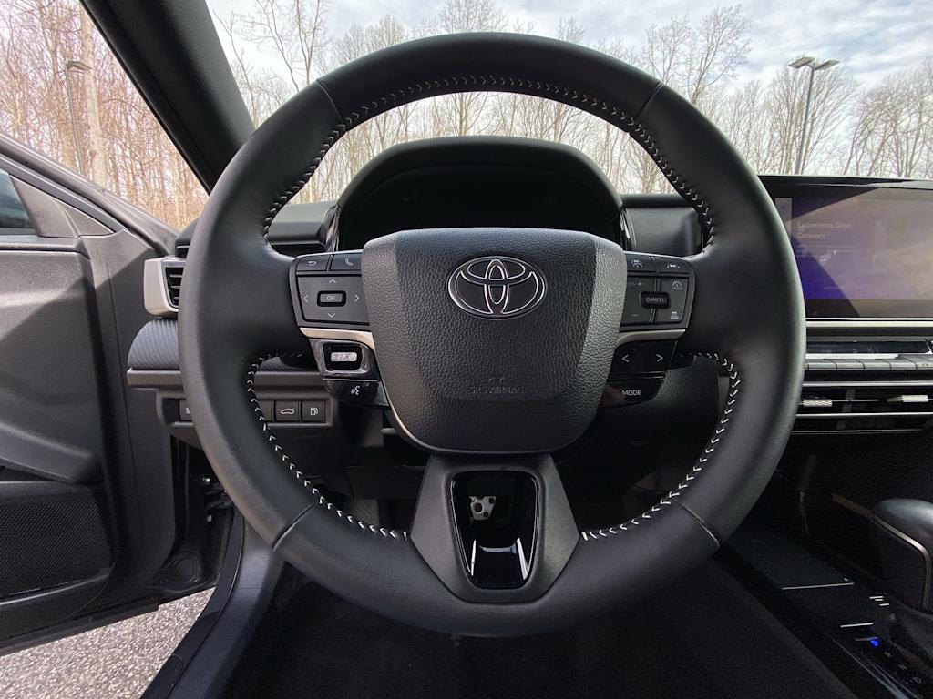 Thumbnail: 2025 Toyota Camry - 6