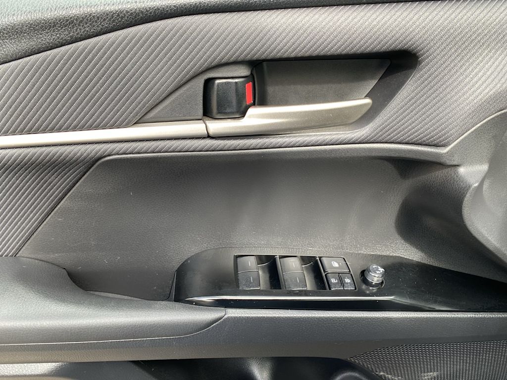 Thumbnail: 2025 Toyota Camry - 25