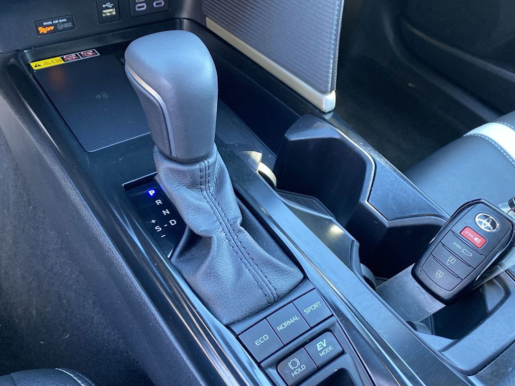 Thumbnail: 2025 Toyota Camry - 11