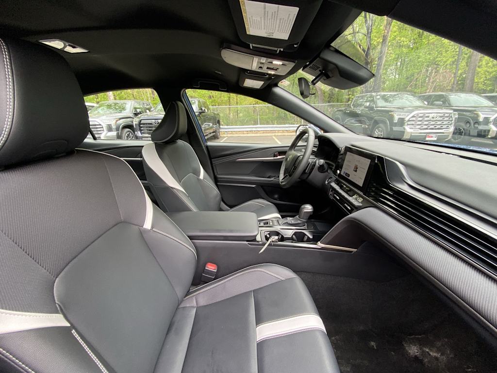 Thumbnail: 2025 Toyota Camry - 25