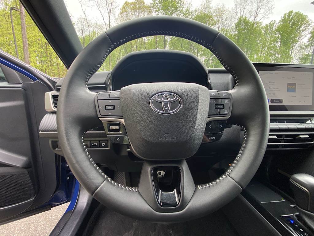 Thumbnail: 2025 Toyota Camry - 11
