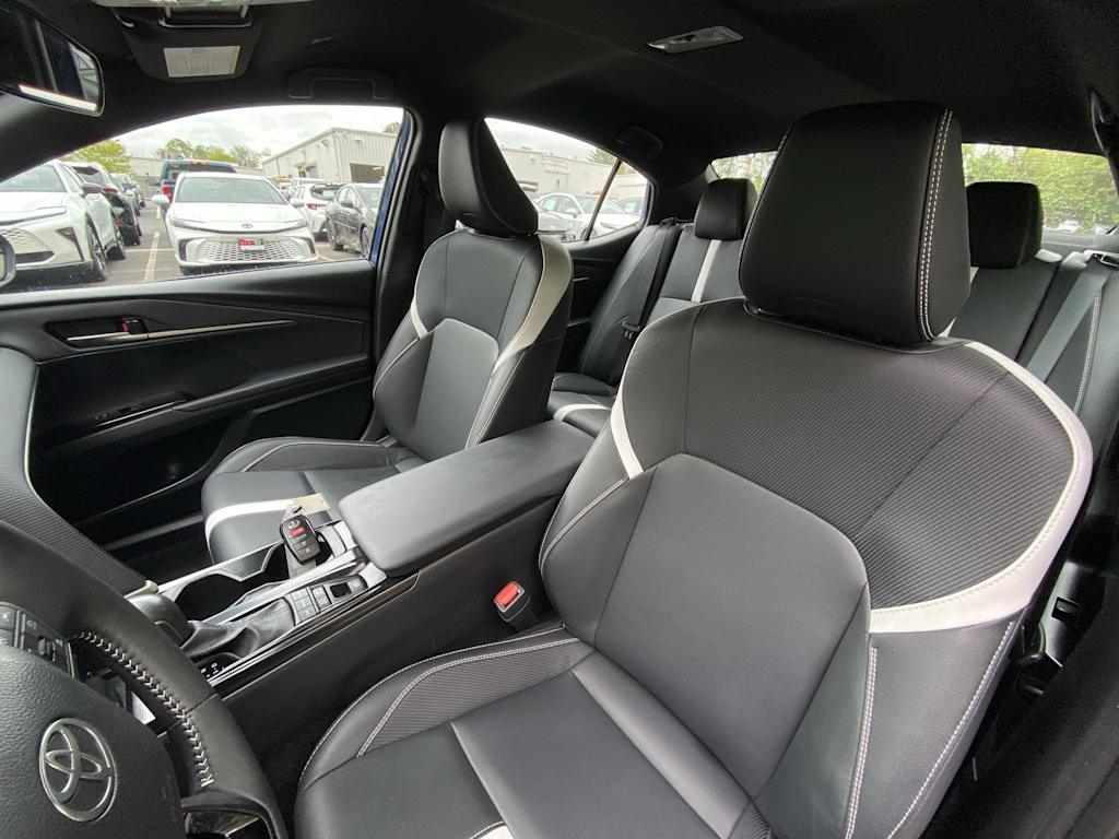 Thumbnail: 2025 Toyota Camry - 9