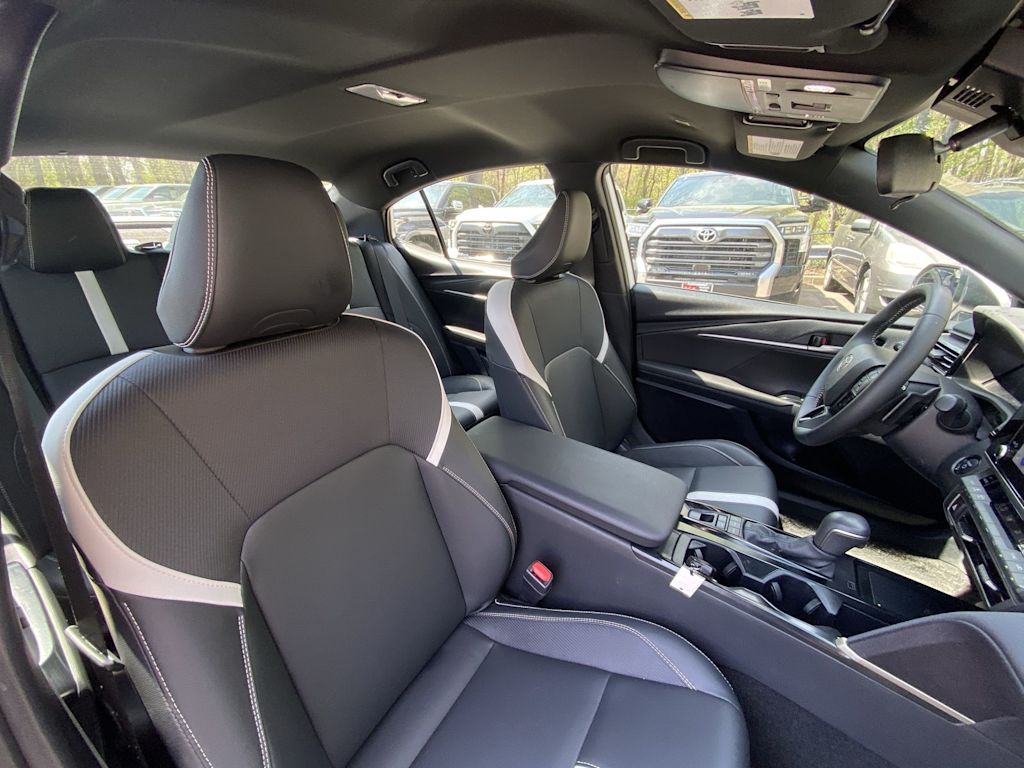 Thumbnail: 2025 Toyota Camry - 29