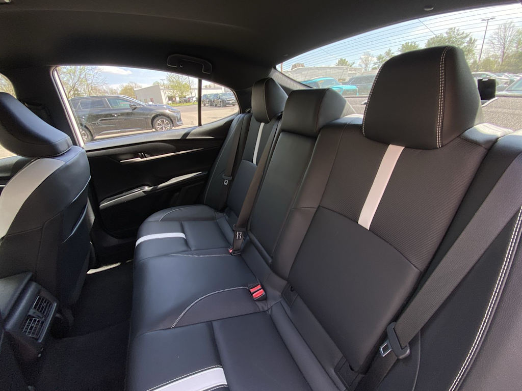 Thumbnail: 2025 Toyota Camry - 10