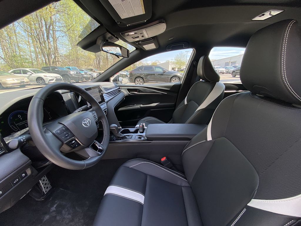 Thumbnail: 2025 Toyota Camry - 8