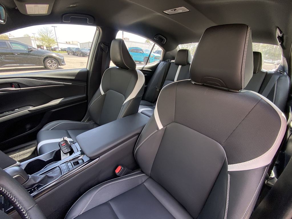 Thumbnail: 2025 Toyota Camry - 9