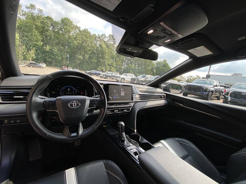 Thumbnail: 2025 Toyota Camry - 9