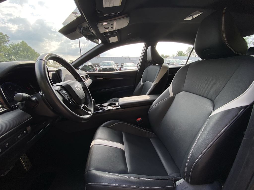 Thumbnail: 2025 Toyota Camry - 10