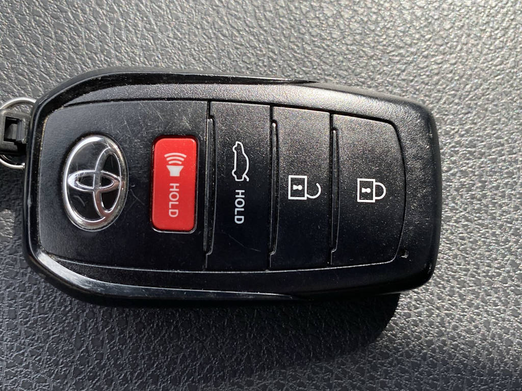 Thumbnail: 2025 Toyota Camry - 18