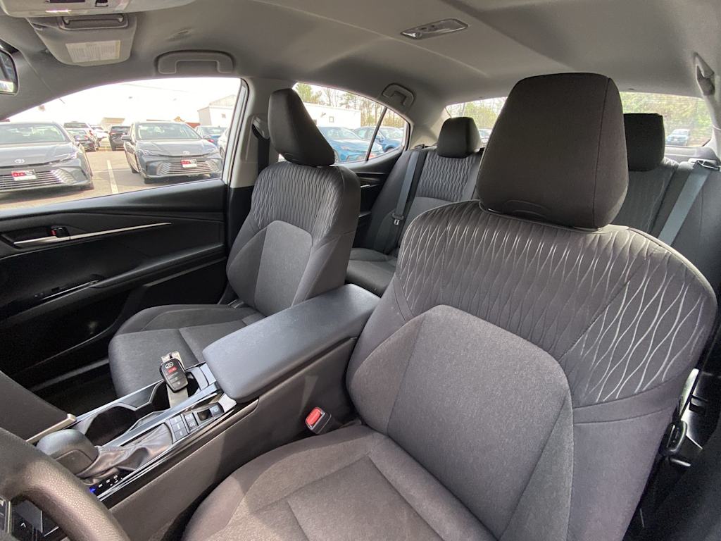 Thumbnail: 2025 Toyota Camry - 10