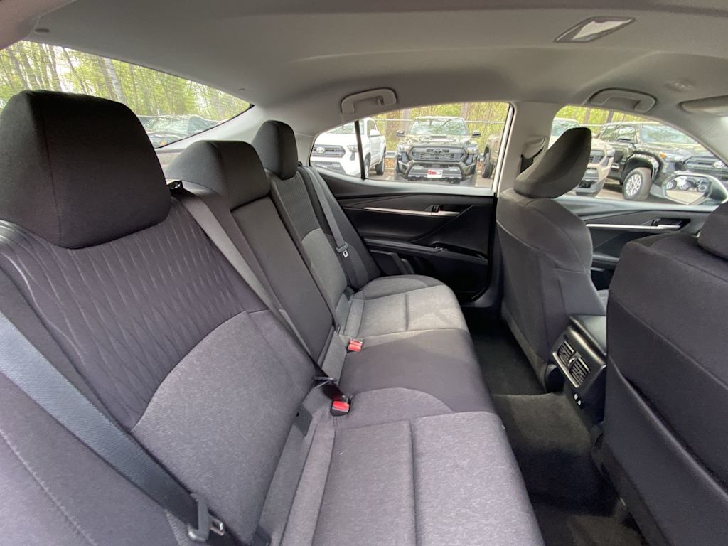 Thumbnail: 2025 Toyota Camry - 31