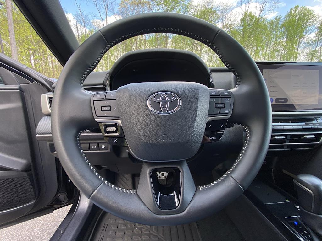Thumbnail: 2025 Toyota Camry - 10