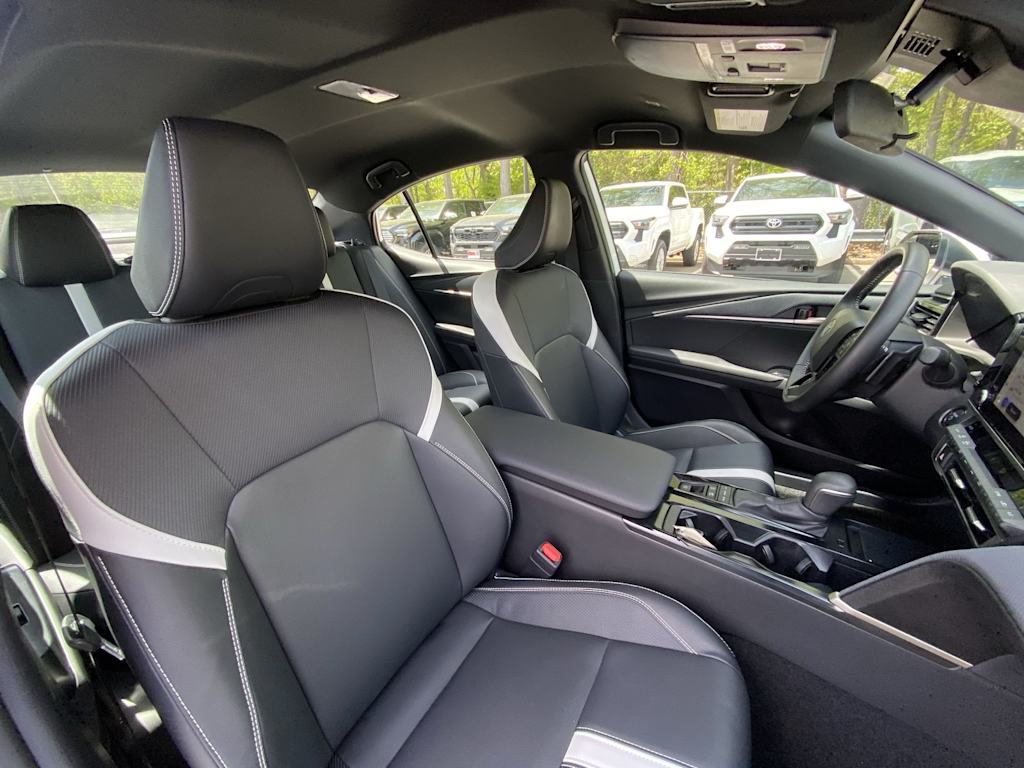 Thumbnail: 2025 Toyota Camry - 22