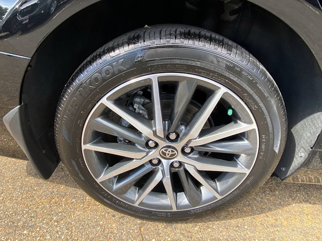 Thumbnail: 2023 Toyota Camry - 22