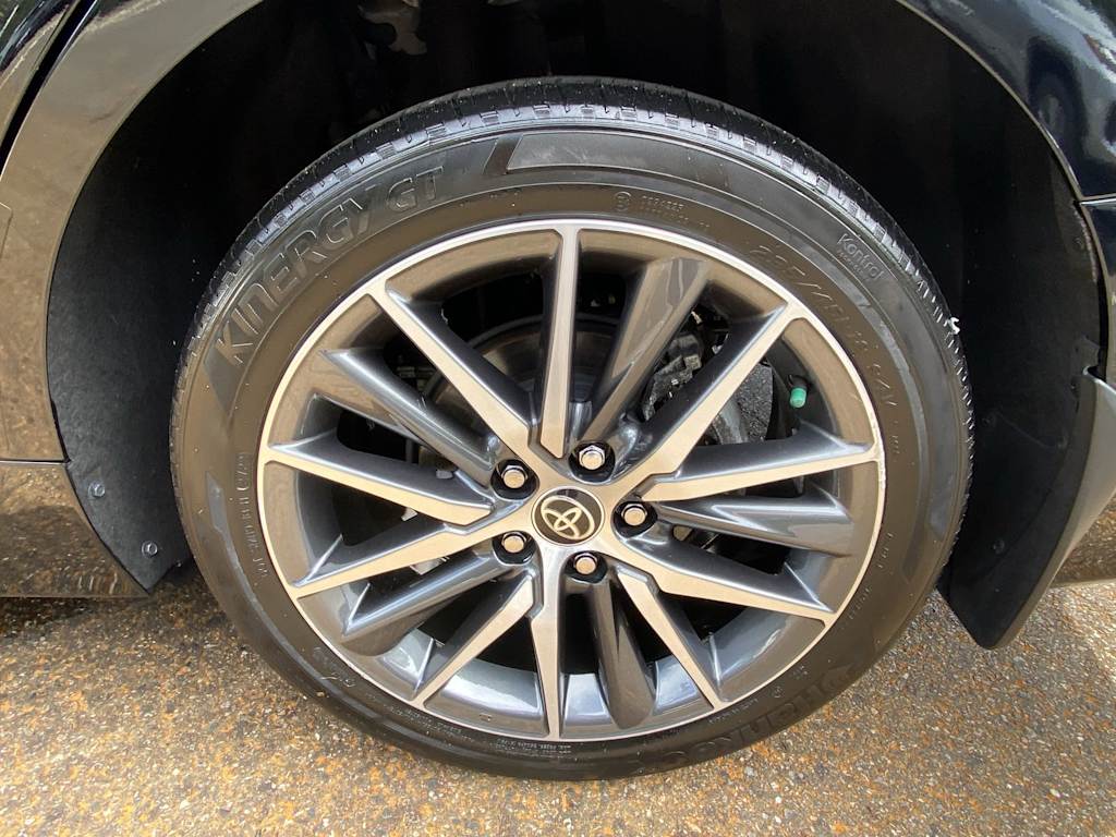 Thumbnail: 2023 Toyota Camry - 21