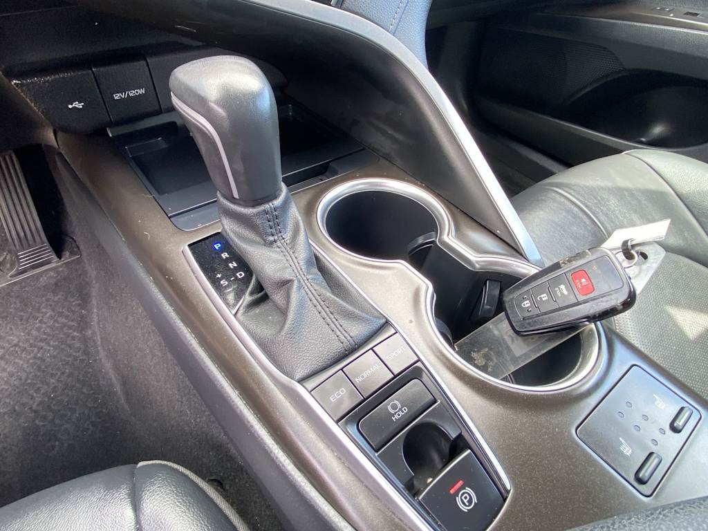 Thumbnail: 2023 Toyota Camry - 12