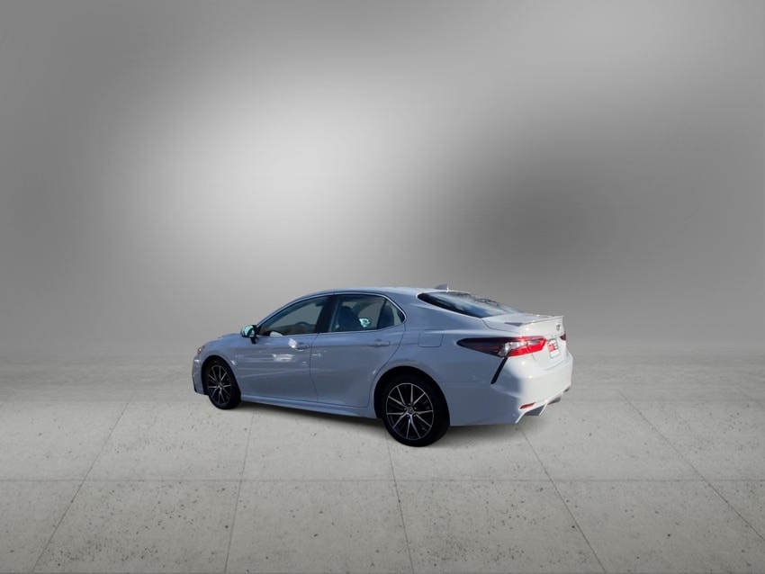 2023 Toyota Camry SE 4