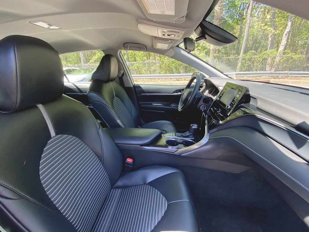 2022 Toyota Camry SE 25