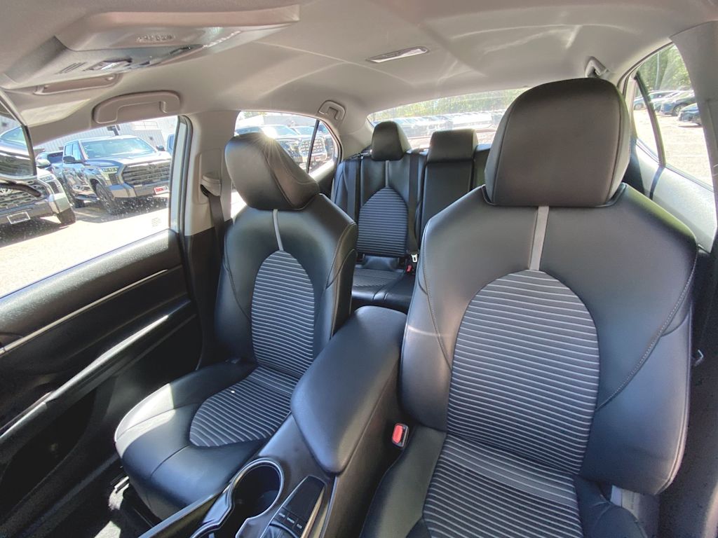 2022 Toyota Camry SE 10