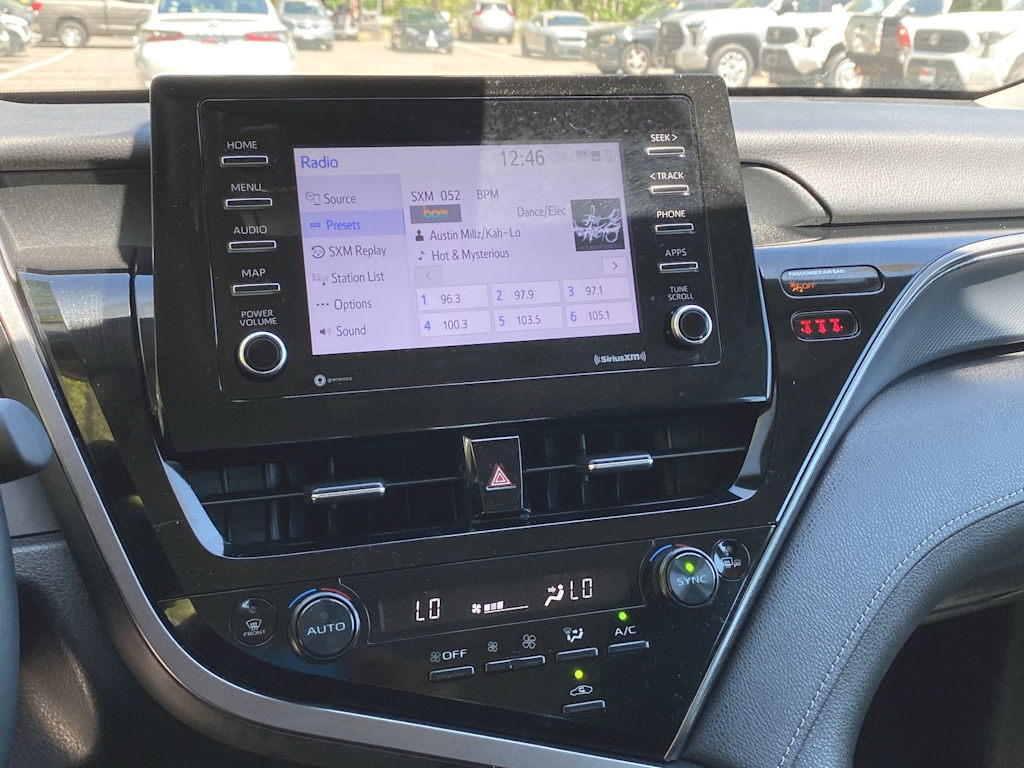 2022 Toyota Camry SE 13