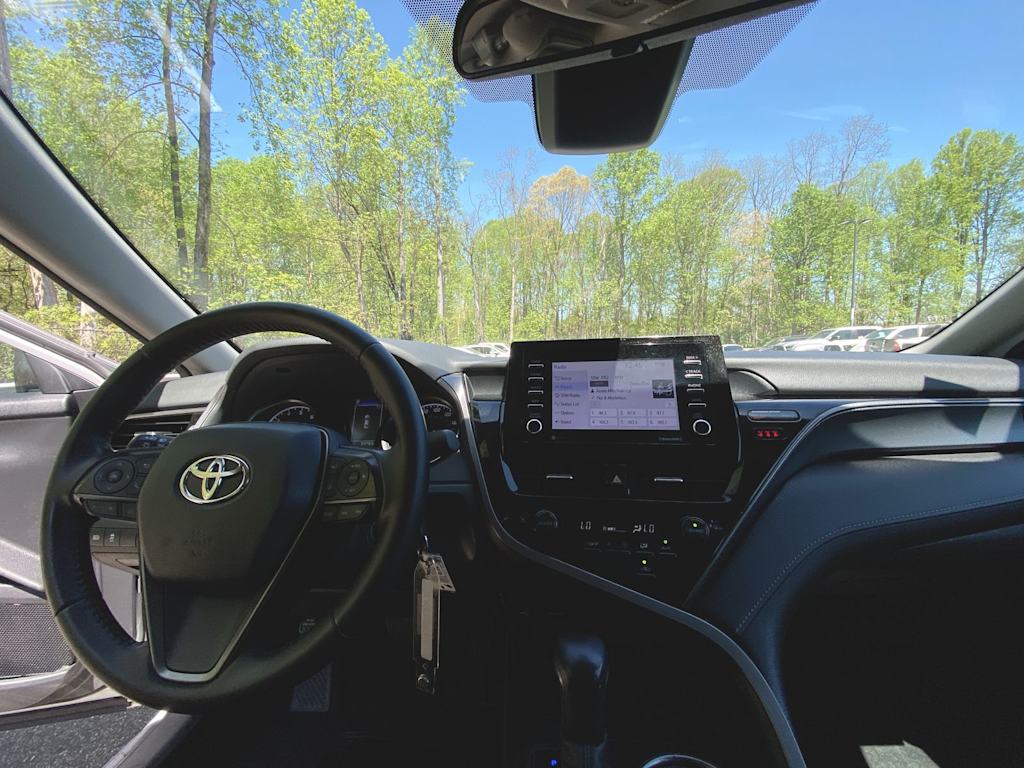 2022 Toyota Camry SE 2
