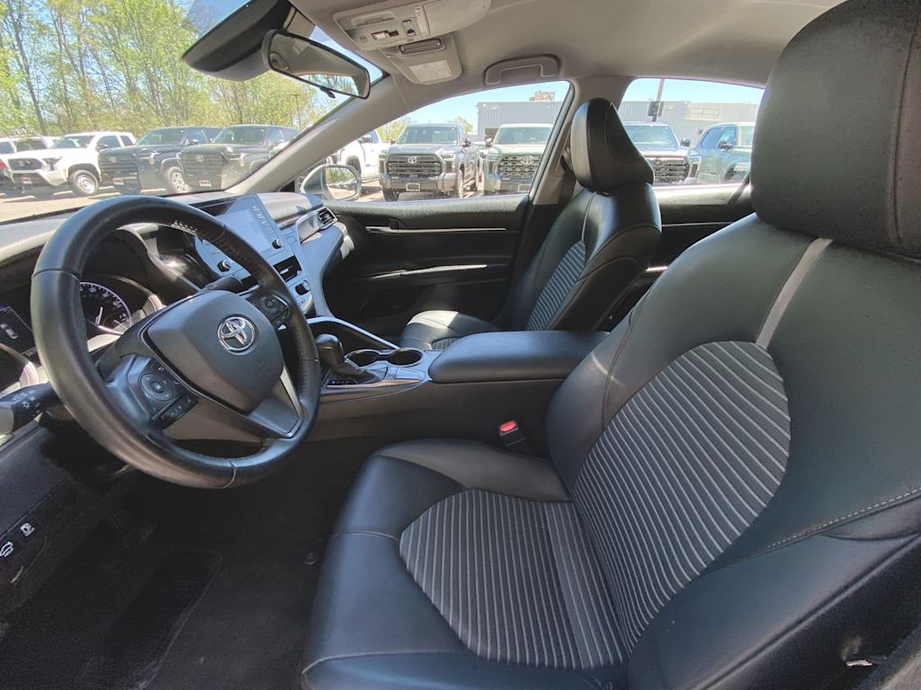 2022 Toyota Camry SE 9