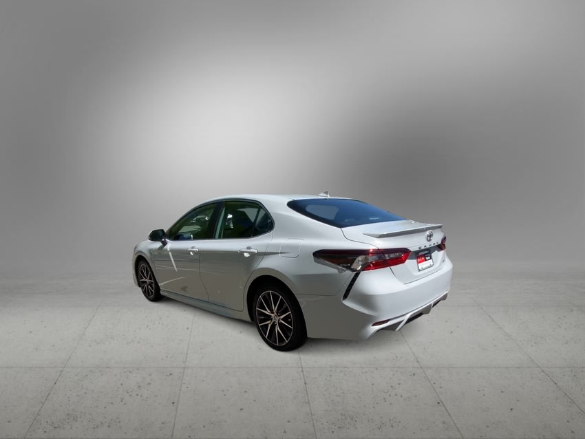 2022 Toyota Camry SE 6