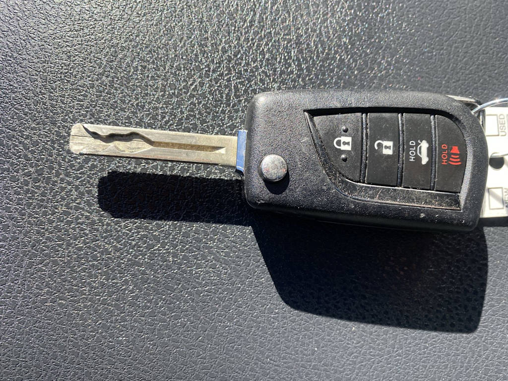 Thumbnail: 2023 Toyota Camry - 18