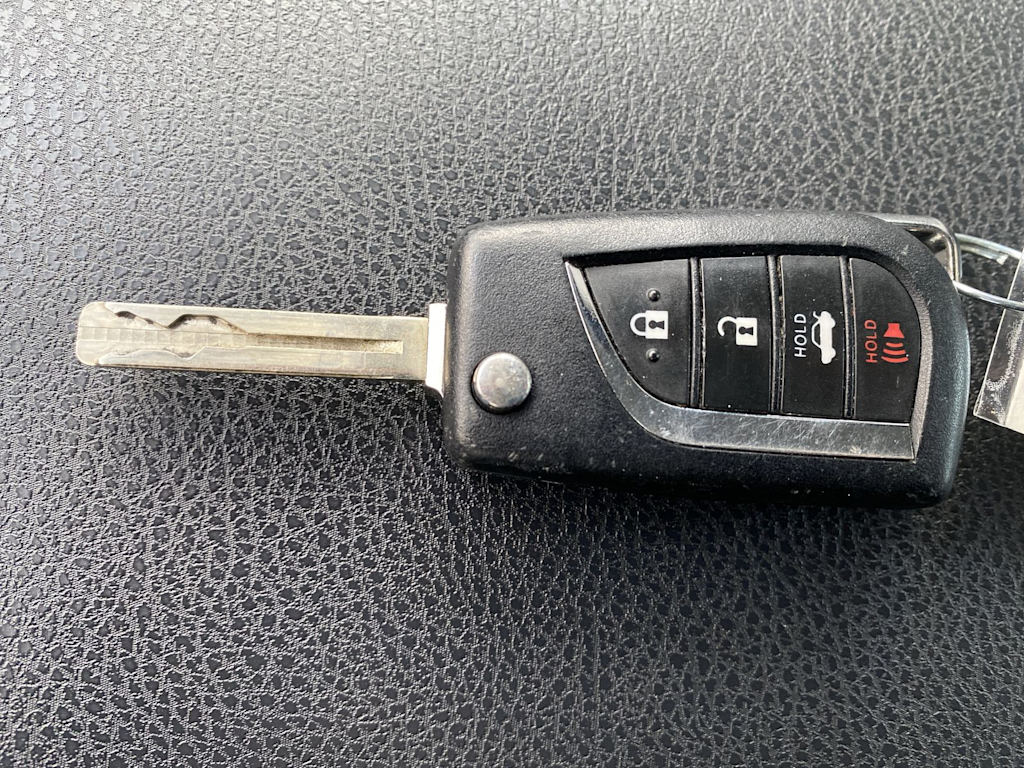 Thumbnail: 2023 Toyota Camry - 17