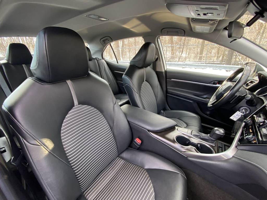 Thumbnail: 2023 Toyota Camry - 32