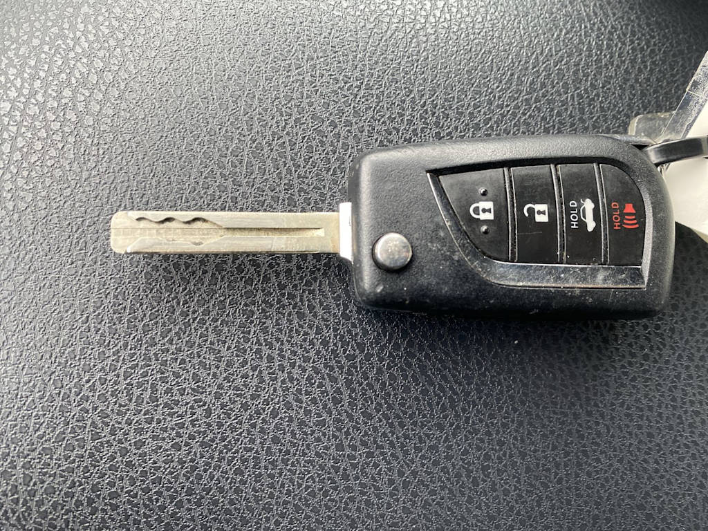 Thumbnail: 2023 Toyota Camry - 15