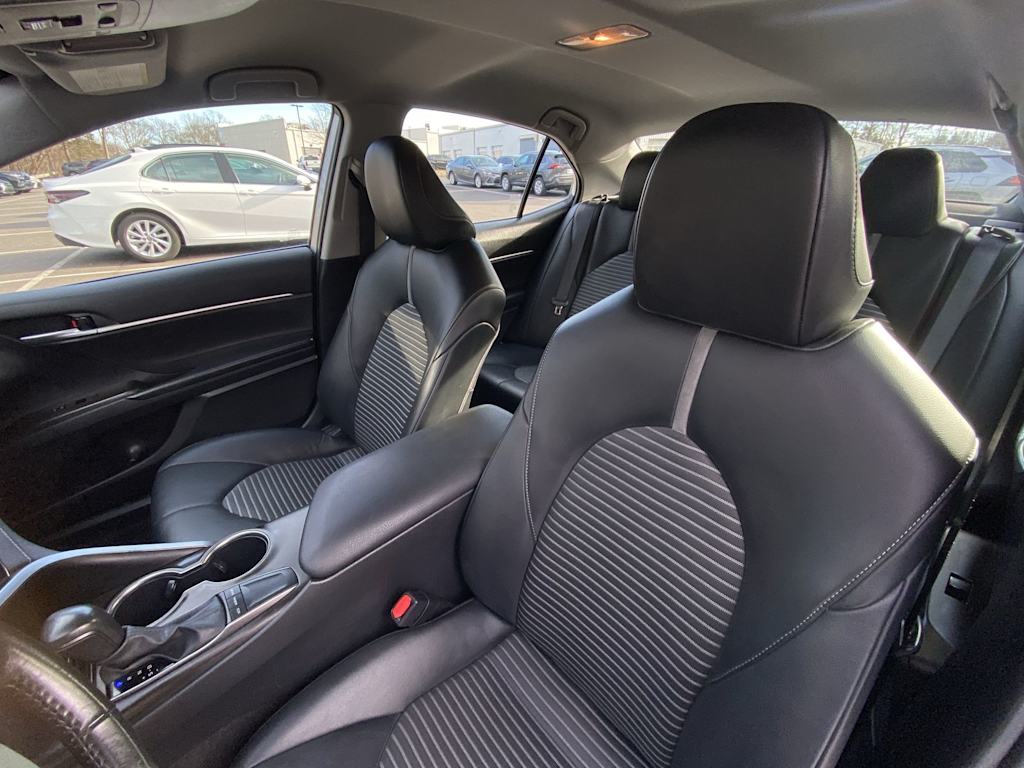 Thumbnail: 2023 Toyota Camry - 10