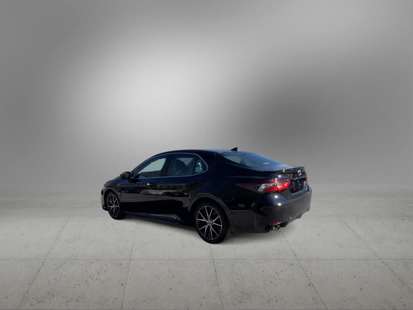 2021 Toyota Camry SE 18