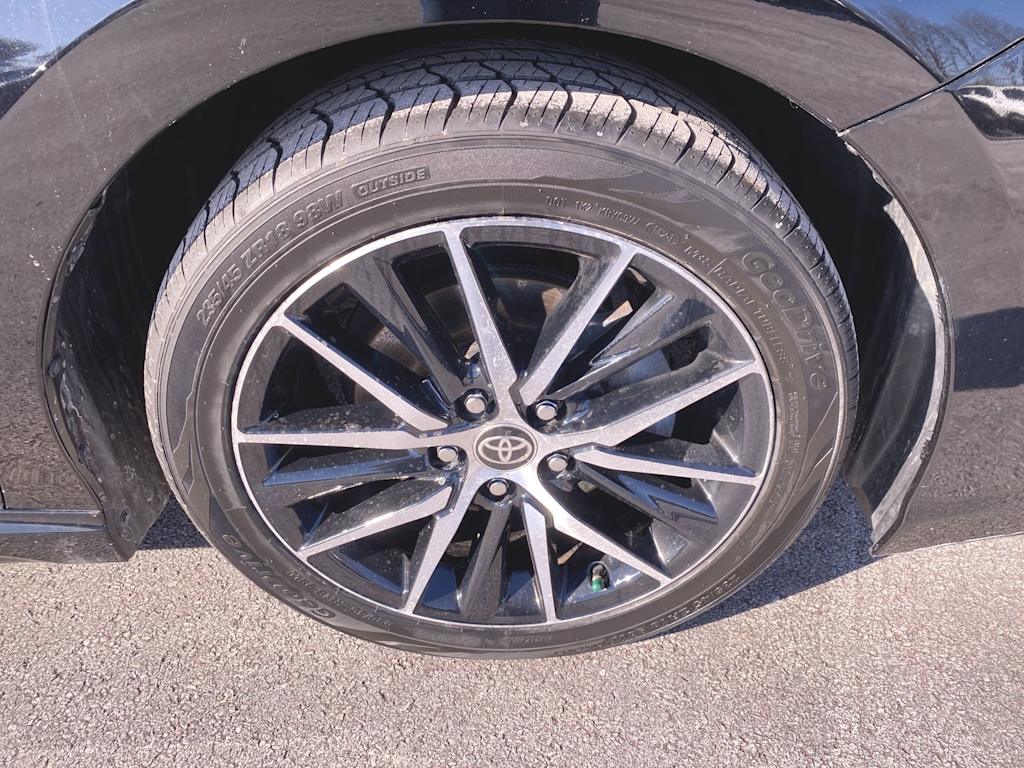 2021 Toyota Camry SE 24